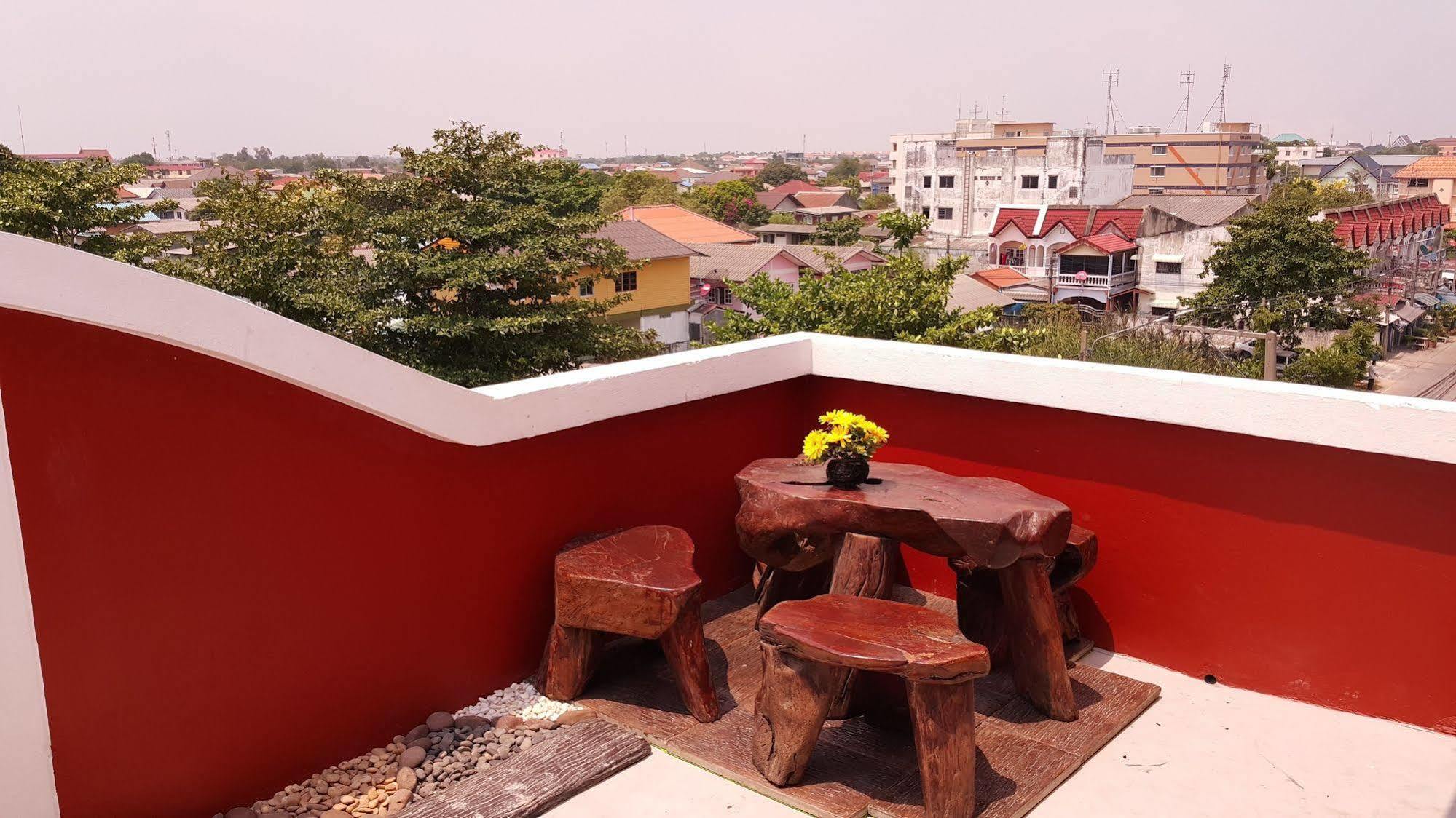 Suansin Art Garden Aparthotel Ban Lat Krachaeng Bagian luar foto
