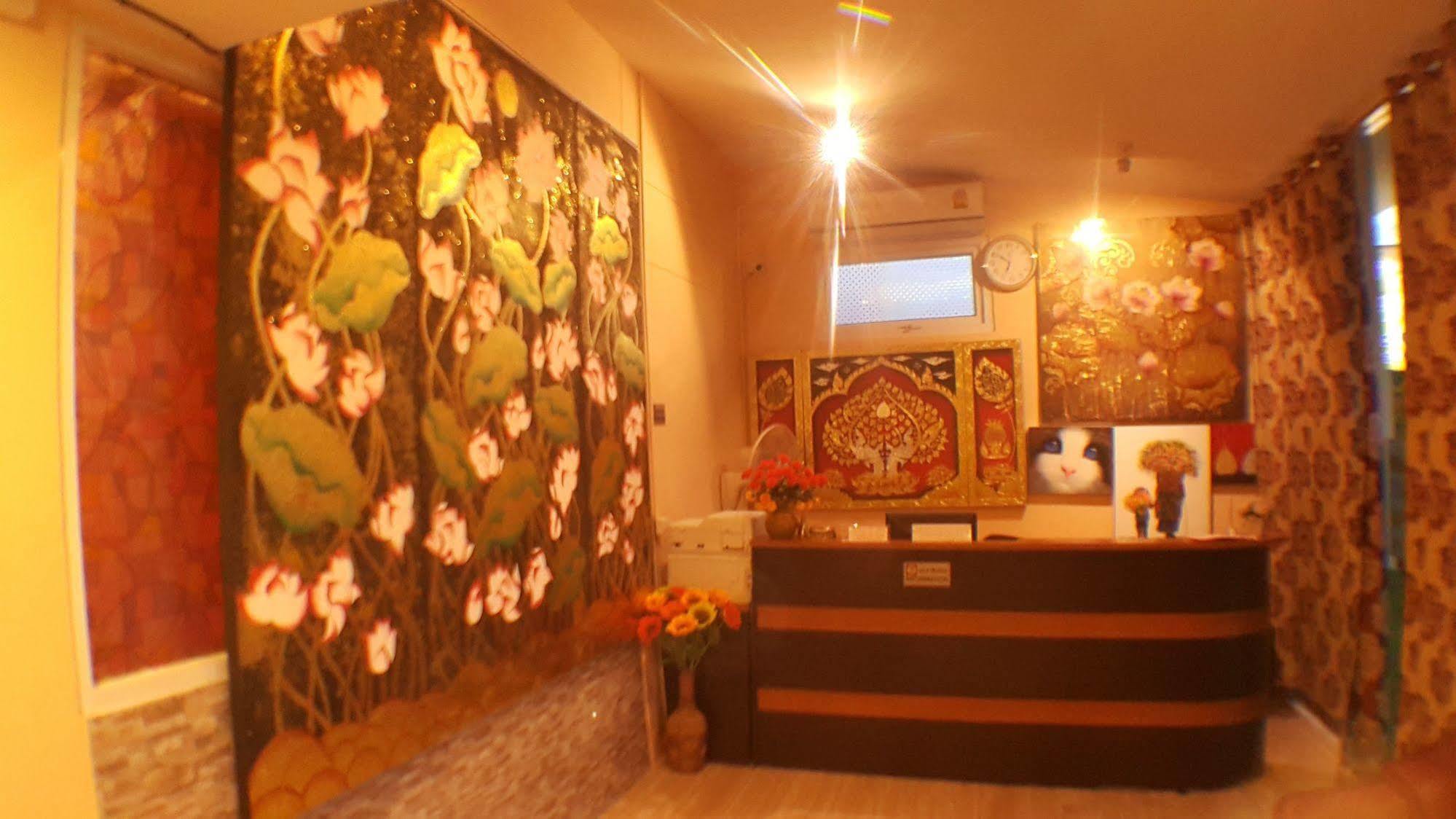 Suansin Art Garden Aparthotel Ban Lat Krachaeng Bagian luar foto